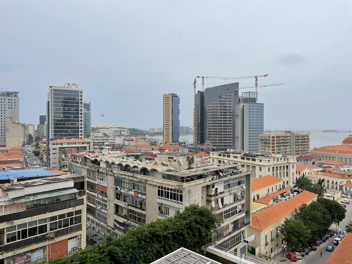 Vista desde arriba en el centro de la ciudad de Luanda capital de Angola.